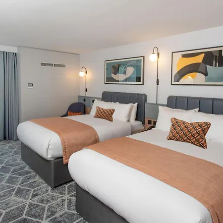 Crowne Plaza By Ihg 4*