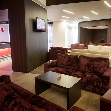 Crowne Plaza By Ihg Hotel 4*