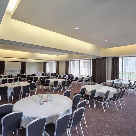 Crowne Plaza By Ihg Hotel 4*